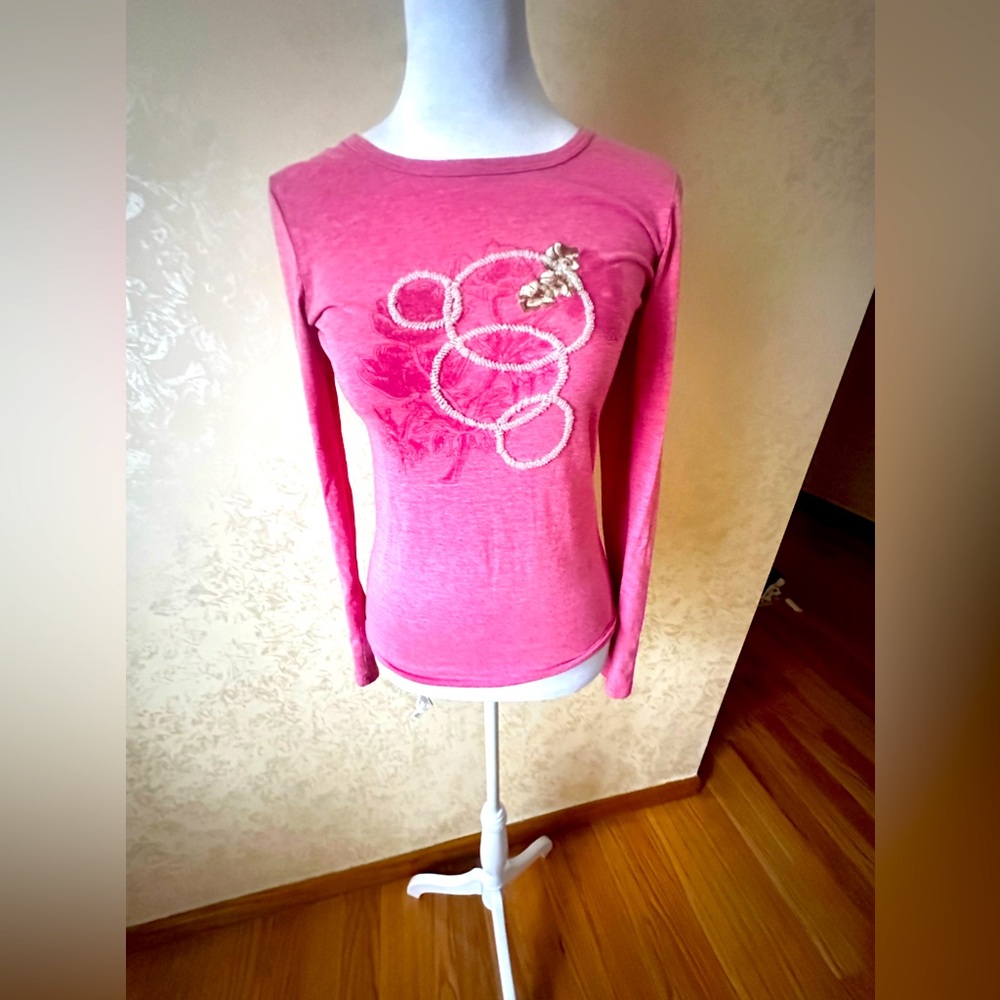 Pulp’s long sleeve shirt pink color.